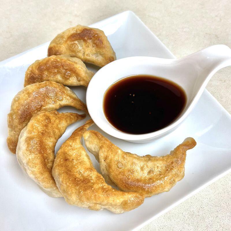 (Pan Fried) Pork Dumplings (6pc)